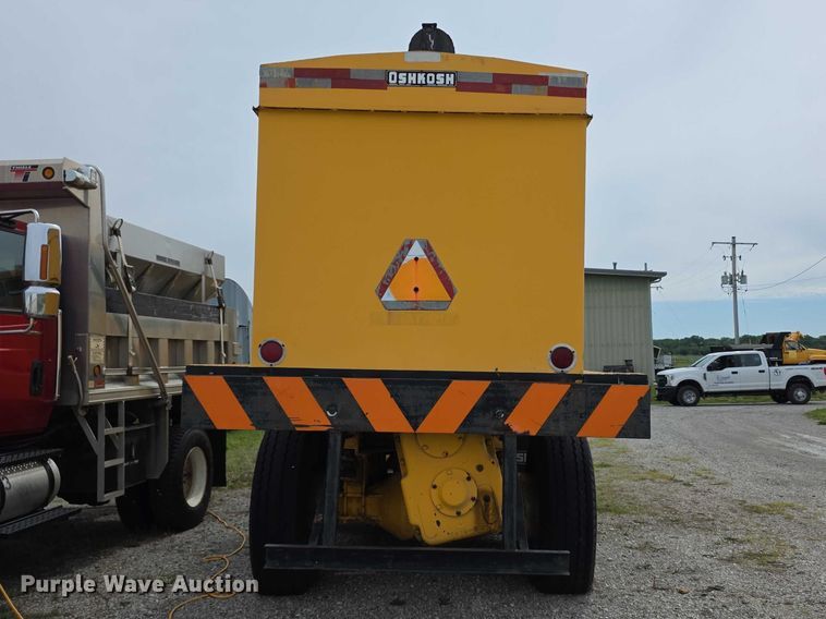 image for item FH6102 1982 Oshkosh  WT2206 snow blower truck