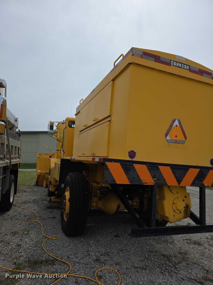 image for item FH6102 1982 Oshkosh  WT2206 snow blower truck