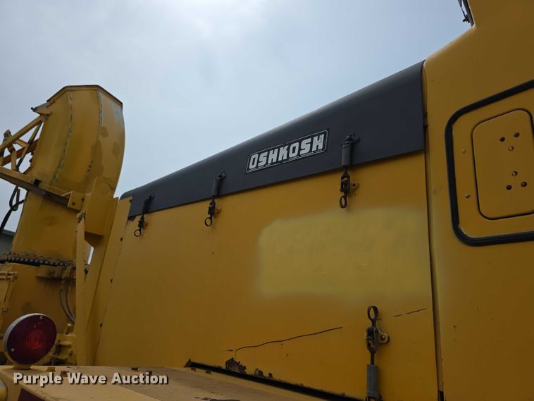 image for item FH6102 1982 Oshkosh  WT2206 snow blower truck