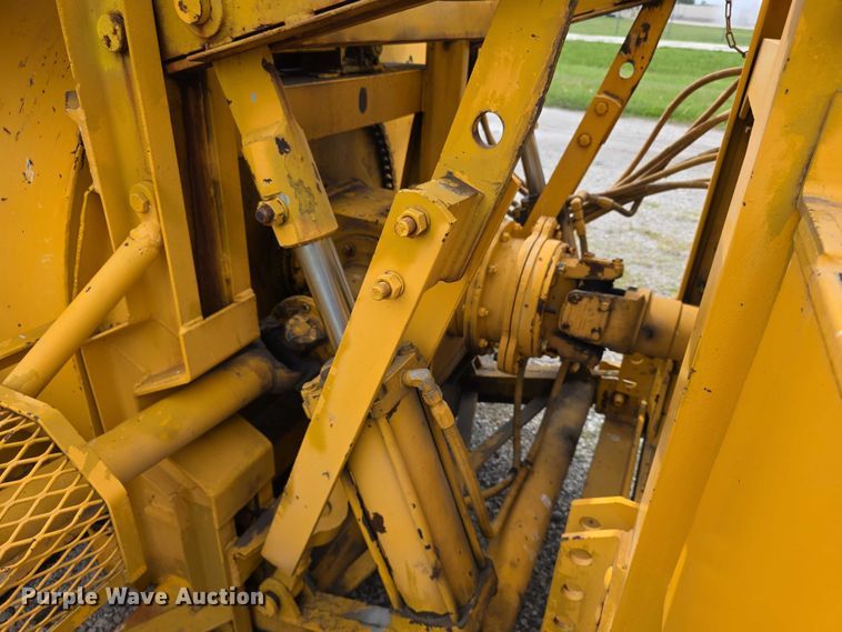 image for item FH6102 1982 Oshkosh  WT2206 snow blower truck