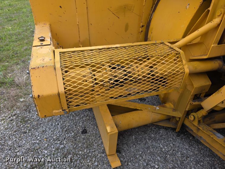 image for item FH6102 1982 Oshkosh  WT2206 snow blower truck