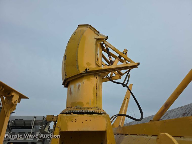 image for item FH6102 1982 Oshkosh  WT2206 snow blower truck