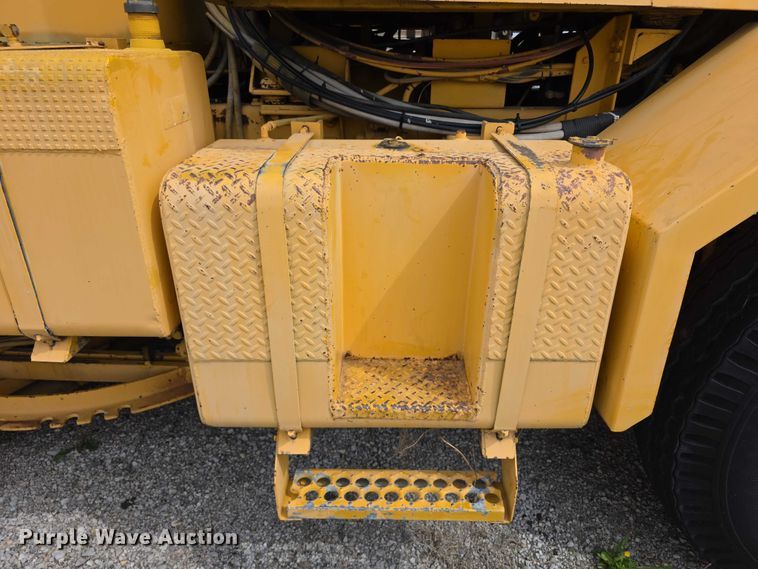 image for item FH6102 1982 Oshkosh  WT2206 snow blower truck