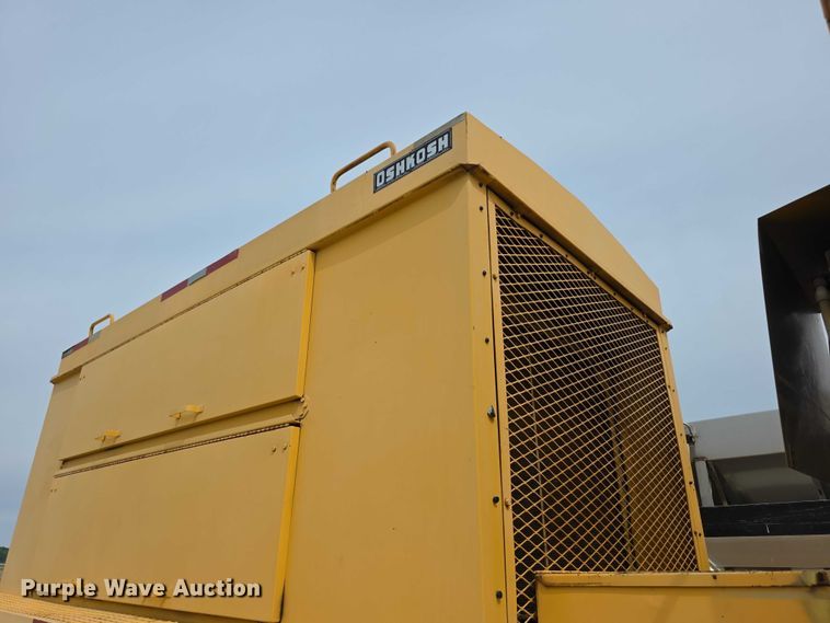 image for item FH6102 1982 Oshkosh  WT2206 snow blower truck
