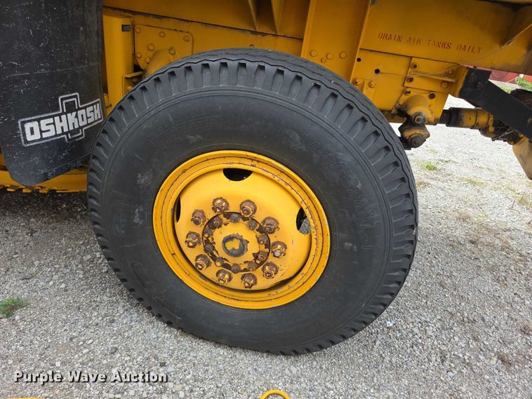 image for item FH6102 1982 Oshkosh  WT2206 snow blower truck