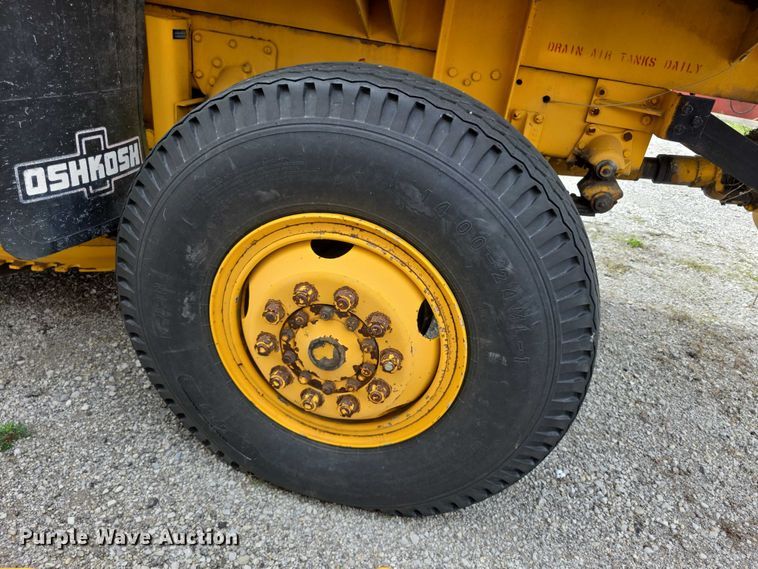 image for item FH6102 1982 Oshkosh  WT2206 snow blower truck