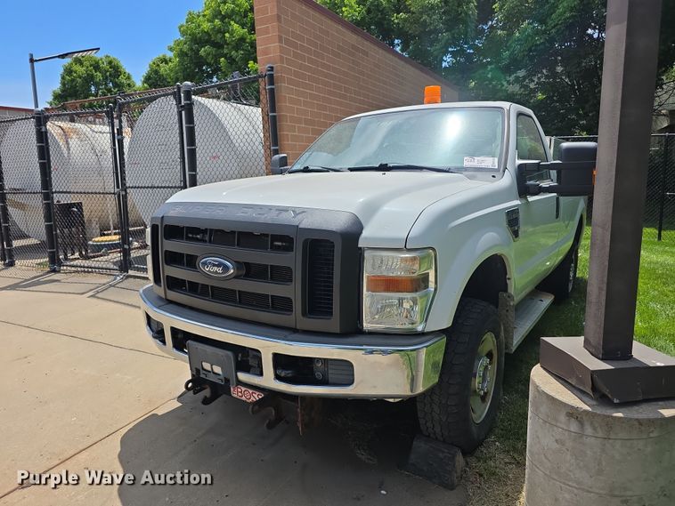 image for item FH6103 2009 Ford F350 Super Duty pickup truck