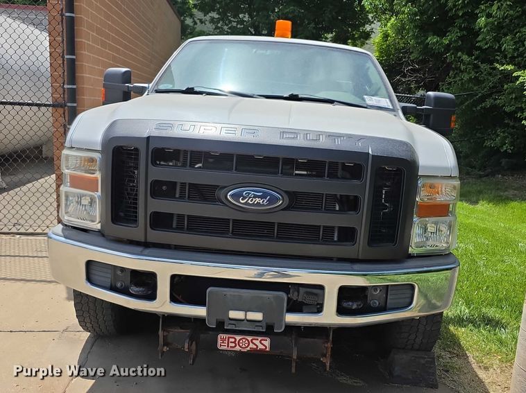 image for item FH6103 2009 Ford F350 Super Duty pickup truck
