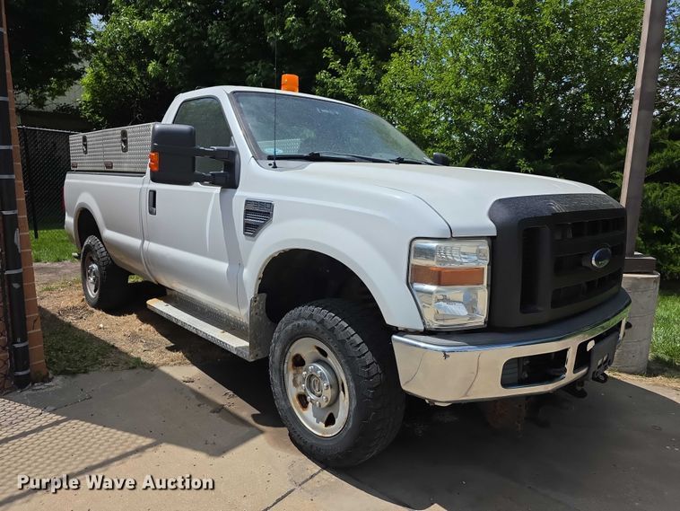 image for item FH6103 2009 Ford F350 Super Duty pickup truck