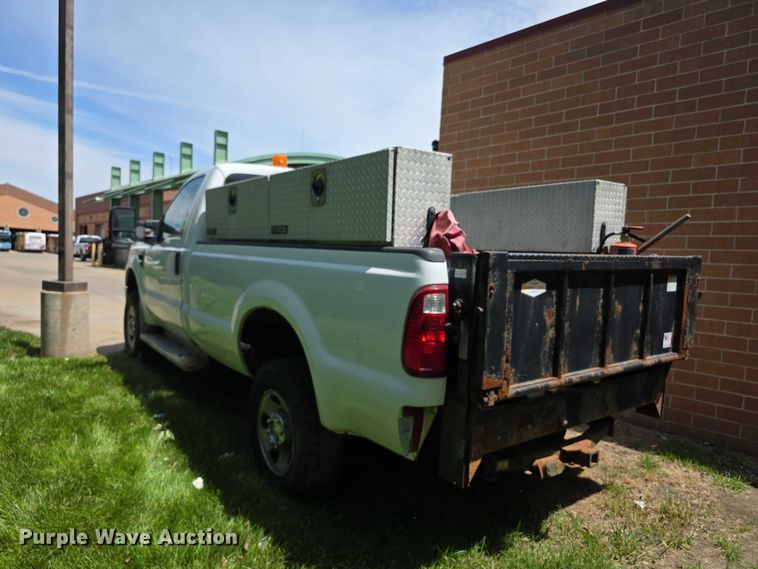 image for item FH6103 2009 Ford F350 Super Duty pickup truck