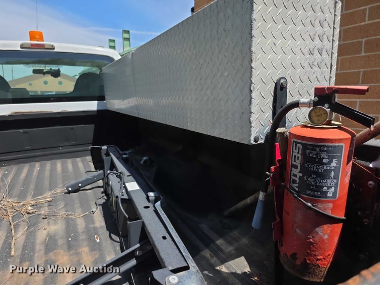 image for item FH6103 2009 Ford F350 Super Duty pickup truck