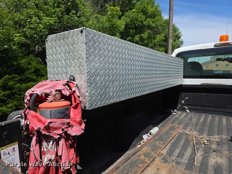 image for item FH6103 2009 Ford F350 Super Duty pickup truck