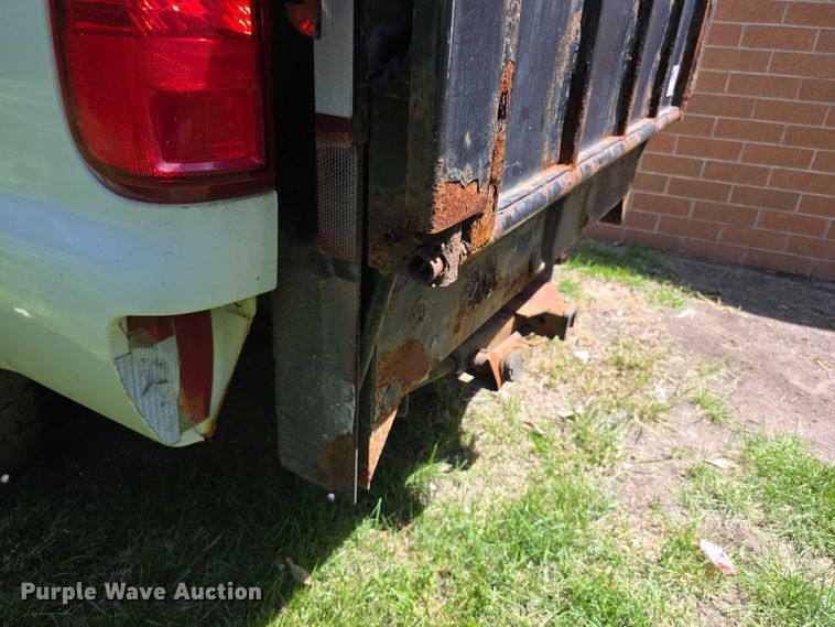 image for item FH6103 2009 Ford F350 Super Duty pickup truck