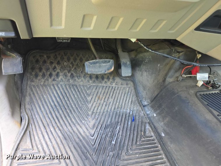 image for item FH6103 2009 Ford F350 Super Duty pickup truck