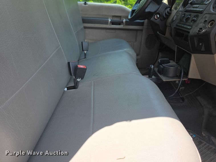 image for item FH6103 2009 Ford F350 Super Duty pickup truck