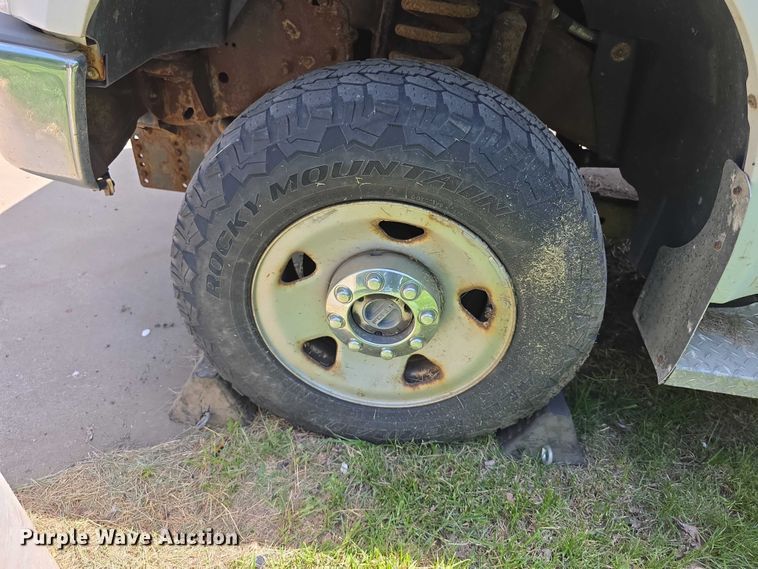 image for item FH6103 2009 Ford F350 Super Duty pickup truck