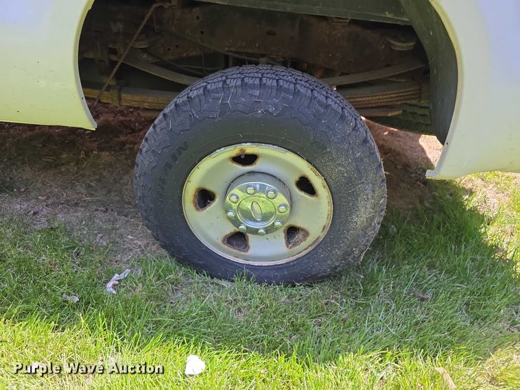 image for item FH6103 2009 Ford F350 Super Duty pickup truck