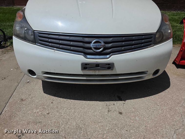 image for item FH6104 2009 Nissan Quest van