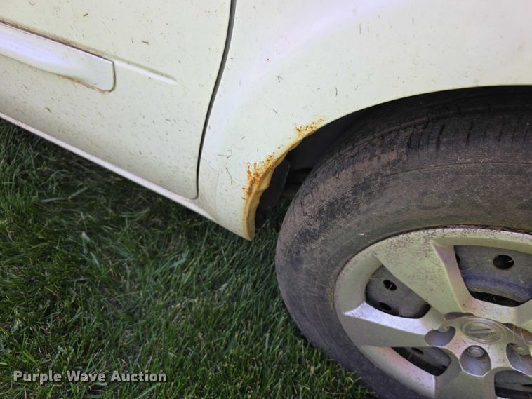 image for item FH6104 2009 Nissan Quest van