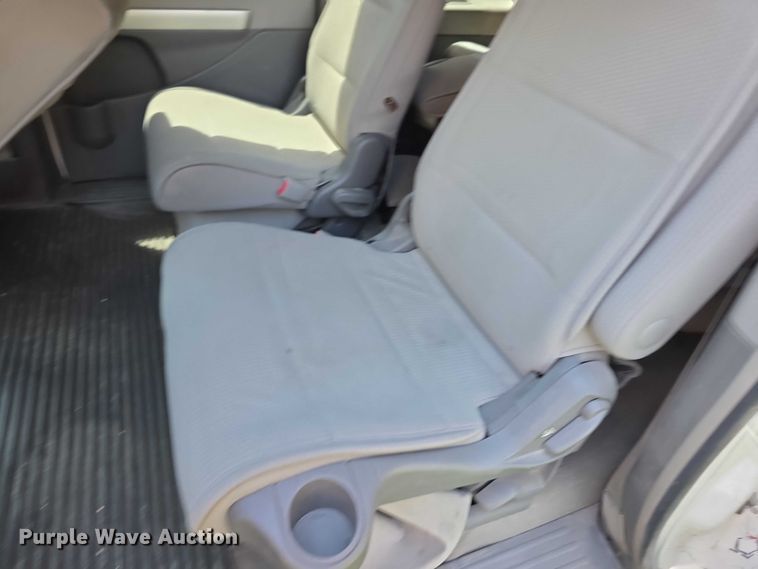 image for item FH6104 2009 Nissan Quest van