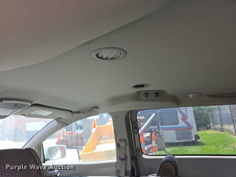 image for item FH6104 2009 Nissan Quest van