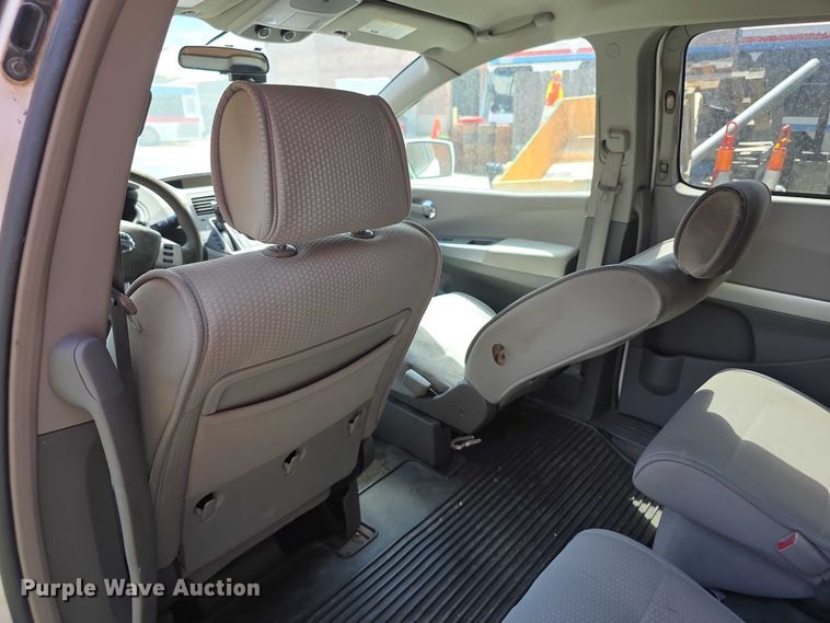 image for item FH6104 2009 Nissan Quest van