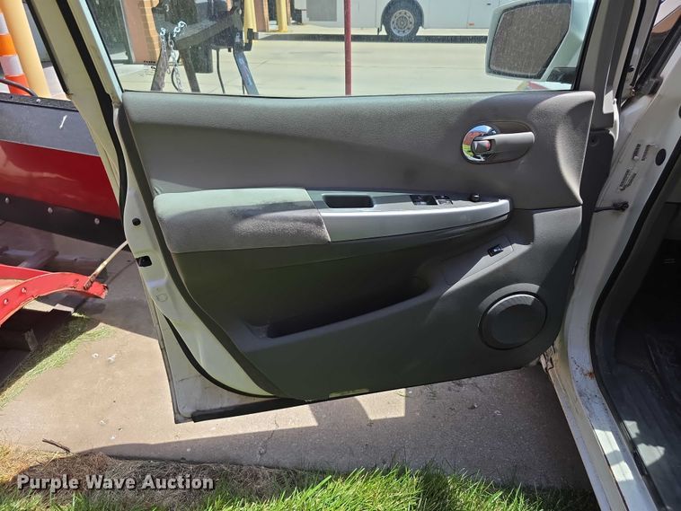 image for item FH6104 2009 Nissan Quest van