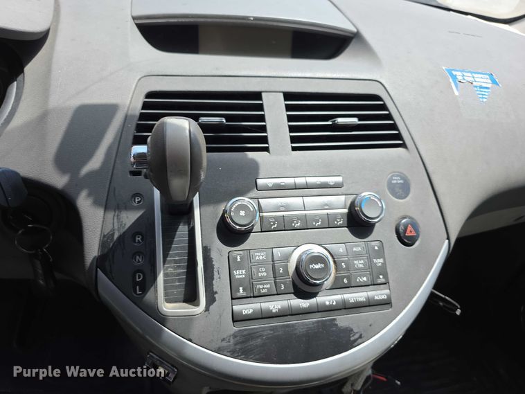 image for item FH6104 2009 Nissan Quest van