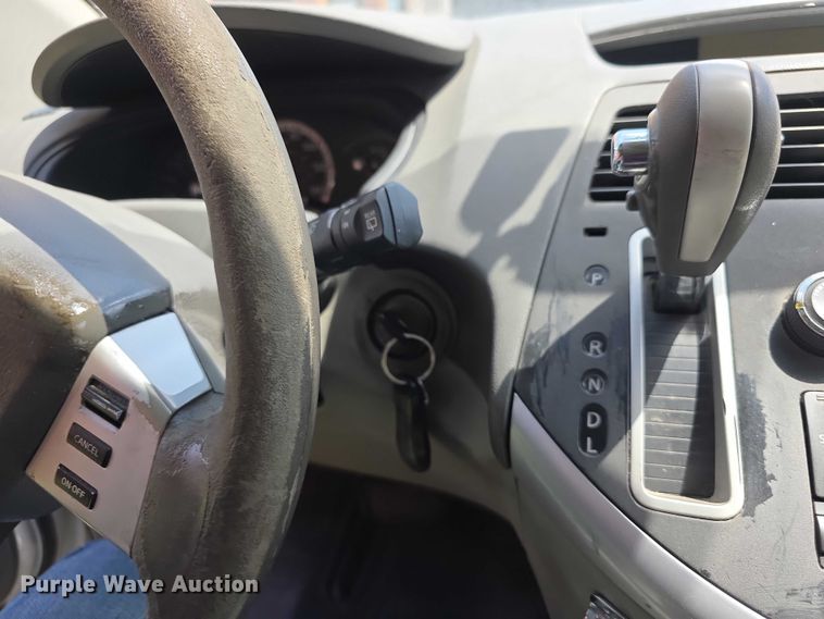 image for item FH6104 2009 Nissan Quest van