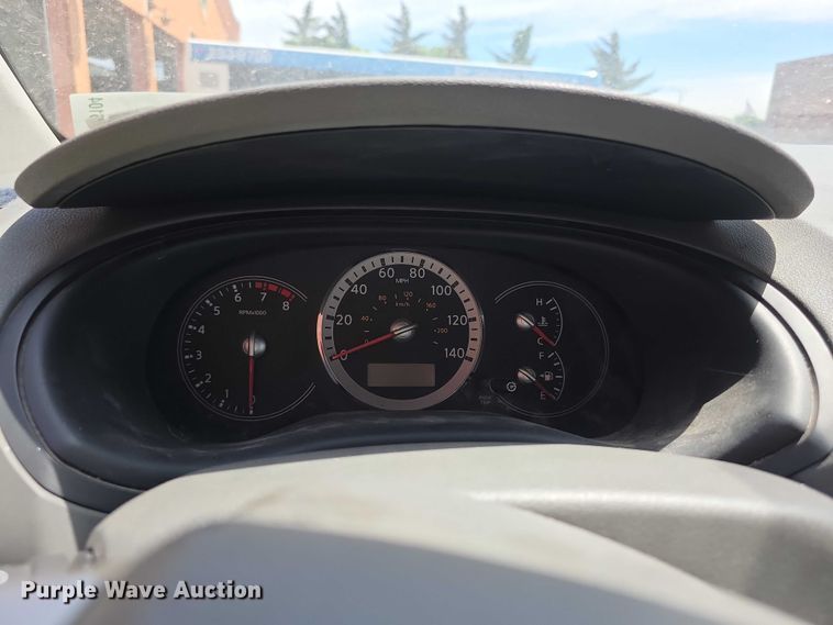 image for item FH6104 2009 Nissan Quest van