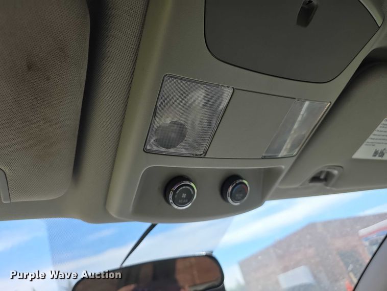 image for item FH6104 2009 Nissan Quest van