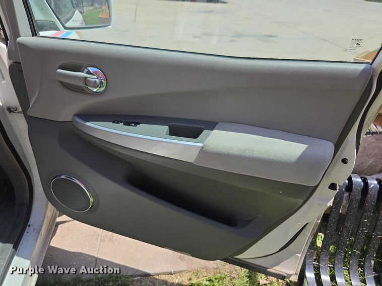 image for item FH6104 2009 Nissan Quest van