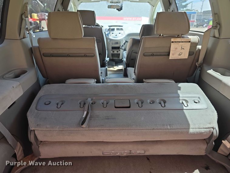 image for item FH6104 2009 Nissan Quest van