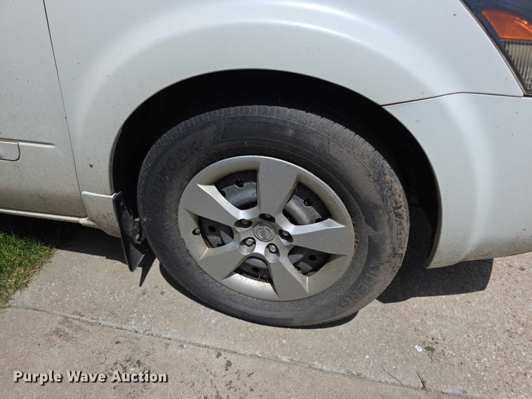 image for item FH6104 2009 Nissan Quest van