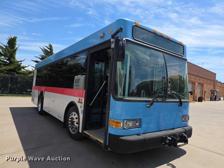 image for item FH6105 2012 Gillig G27E102N2 shuttle bus