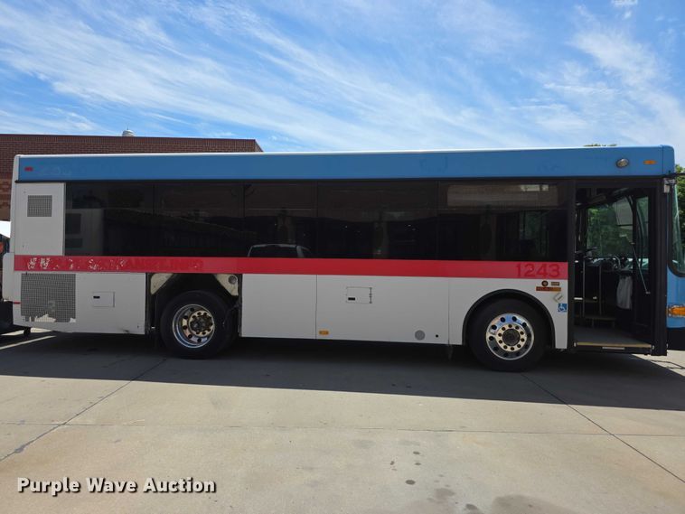 image for item FH6105 2012 Gillig G27E102N2 shuttle bus
