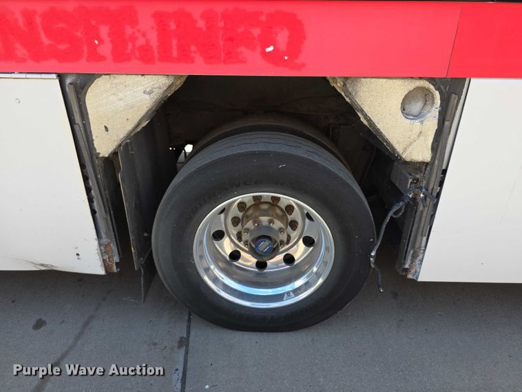image for item FH6105 2012 Gillig G27E102N2 shuttle bus