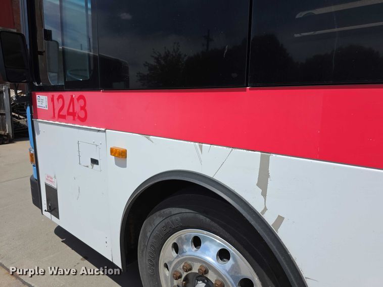 image for item FH6105 2012 Gillig G27E102N2 shuttle bus