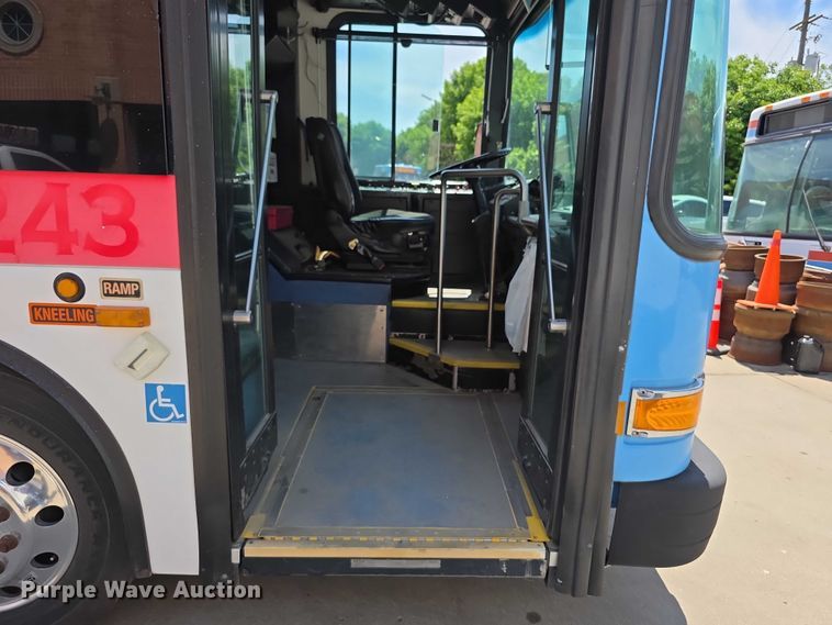 image for item FH6105 2012 Gillig G27E102N2 shuttle bus