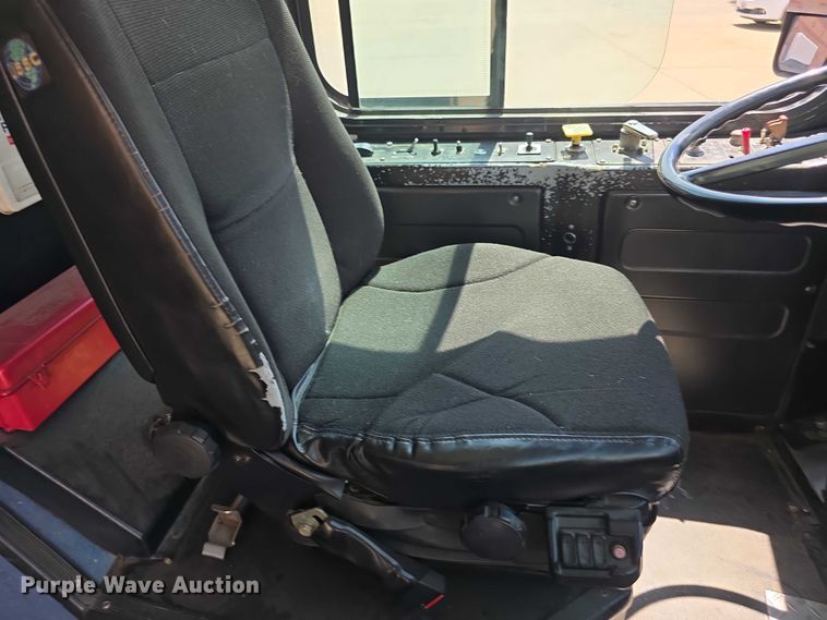 image for item FH6105 2012 Gillig G27E102N2 shuttle bus