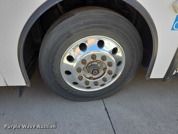 image for item FH6105 2012 Gillig G27E102N2 shuttle bus