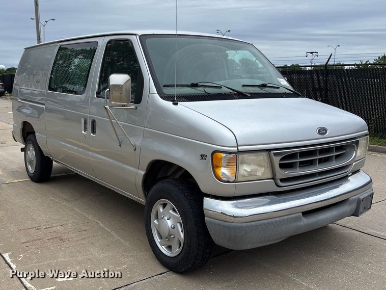 image for item FH6112 2000 Ford E250 van