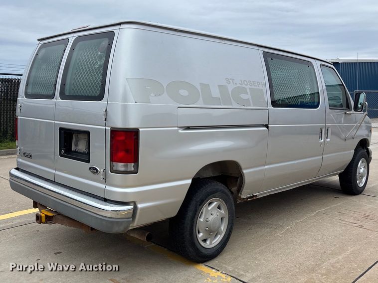image for item FH6112 2000 Ford E250 van