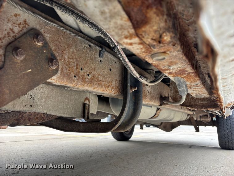 image for item FH6112 2000 Ford E250 van