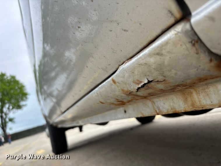 image for item FH6112 2000 Ford E250 van