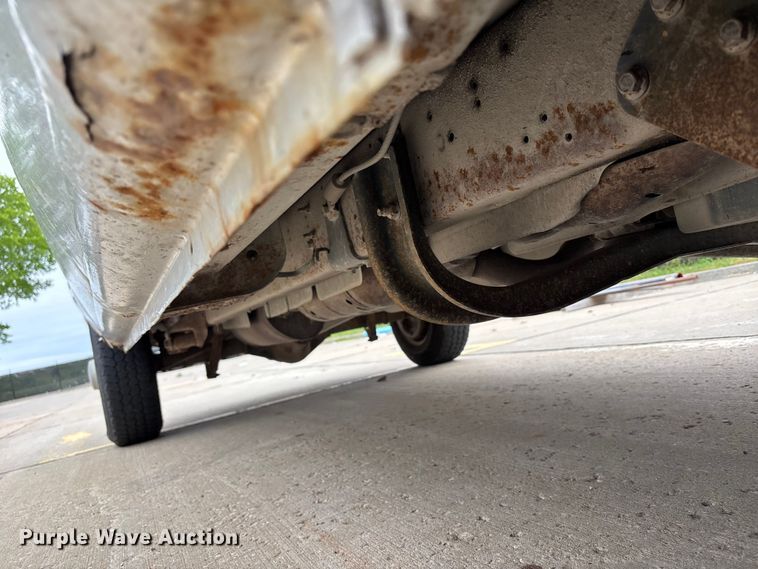 image for item FH6112 2000 Ford E250 van