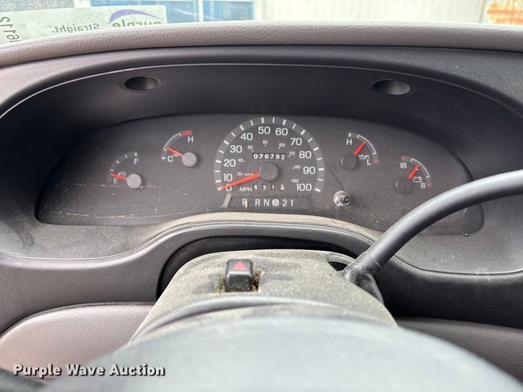 image for item FH6112 2000 Ford E250 van