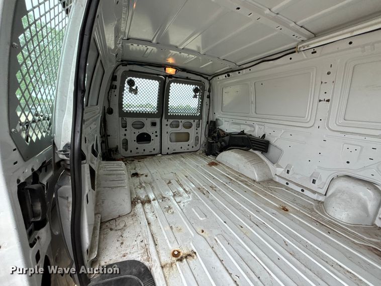 image for item FH6112 2000 Ford E250 van