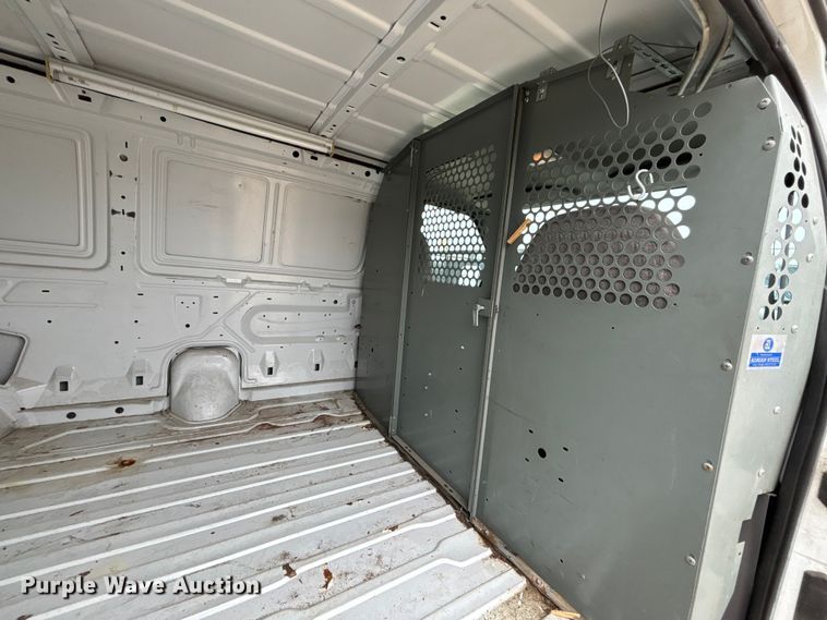 image for item FH6112 2000 Ford E250 van