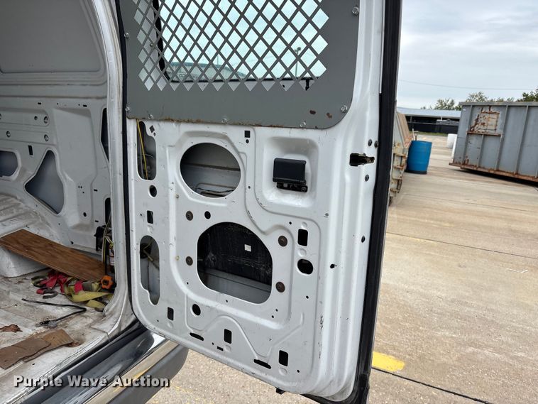 image for item FH6112 2000 Ford E250 van